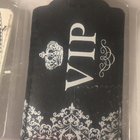 NWT  luxury luggage tags four piece set new in box - Picture 8 of 9